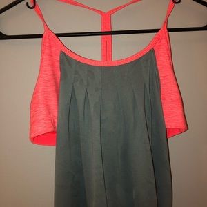 North face workout tank with built in bra